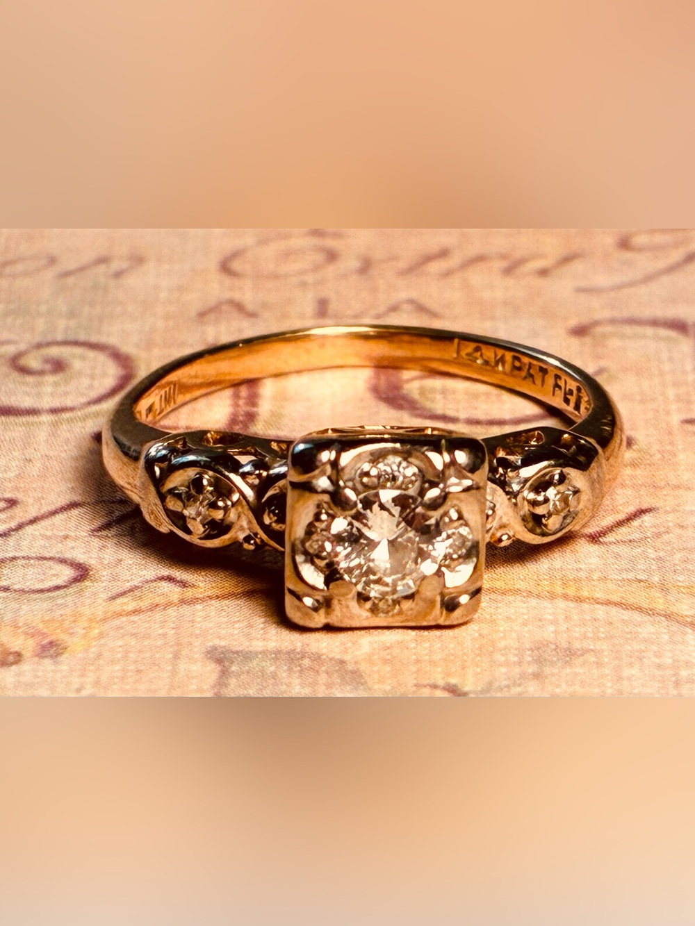 14K yellow gold diamond vintage ring